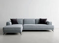 Sectional sofa in gray fabric with plush pillows 230 x 90 x 80cm